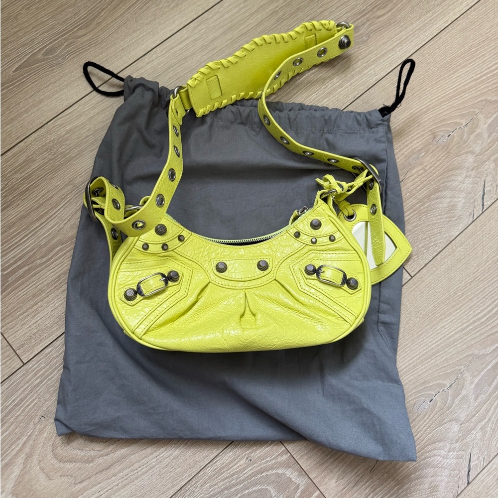 Balenciaga Le Cagole XS